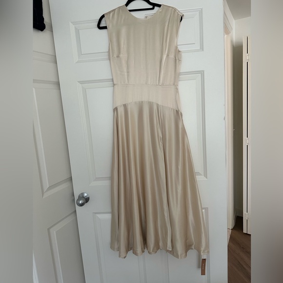 Reformation Dresses & Skirts - BRAND NWT Reformation Evangeline Silk midi Dress Size 4